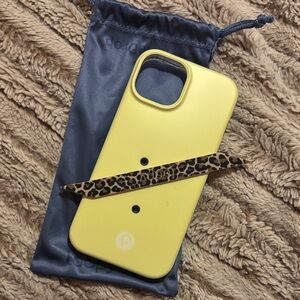 Loopy Case iPhone 15 with Leopard loop